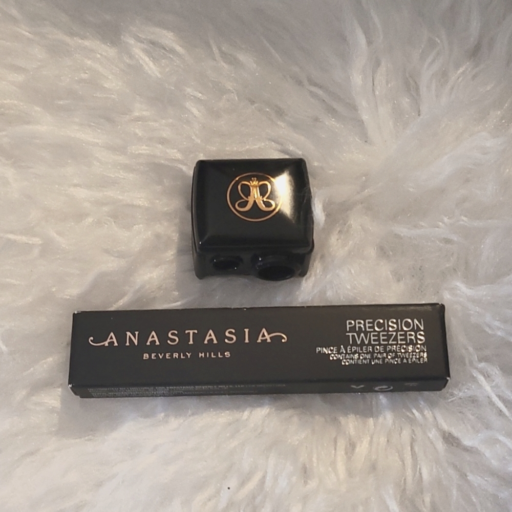 ANASTASIA BEVERLY HILLS Precission Tweezer & Sharpener